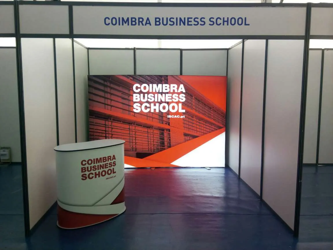 caixa-de-luz-expositor-led-tool-free-coimbra-business-school.jpg módulo evento