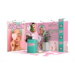 Stand para feiras 12m2 com paredes personalizadas, sistema Modulate, reservado com porta e balcão iluminado Insta LED na frente.